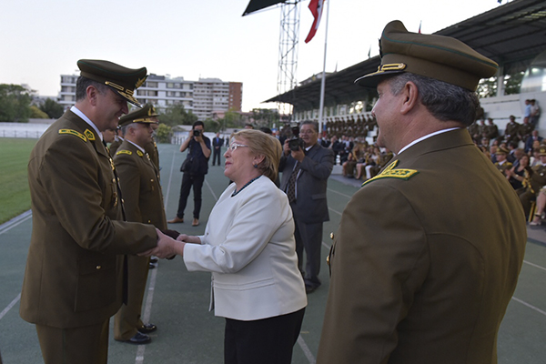 Presidenta Michelle Bachelet y General Director Bruno Villalobos presiden ceremonia de ascenso y retiro de oficiales generales de Carabineros